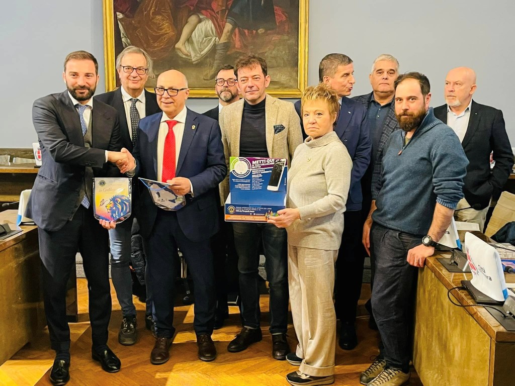 Accordo Lions - ASSA Novara per il riciclo degli smartphone e la piantumazione degli alberi