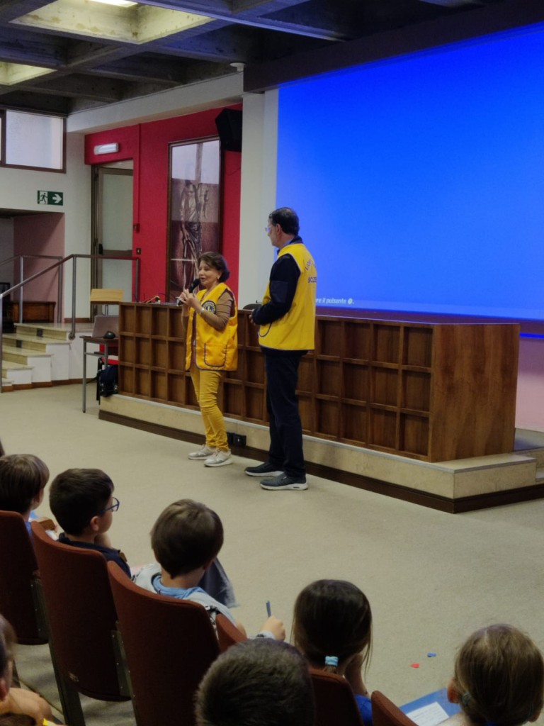 Su iniziativa del Lions Club Sciolze le scuole di Gassino mettono in scena uno spettacolo per stimolare l'integrazione